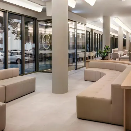 Lisboa Hotel 3*