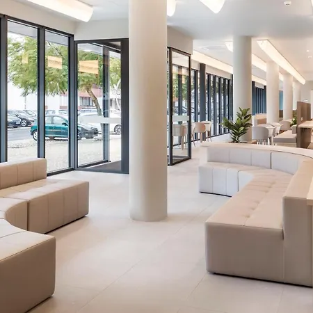 Lisboa Hotel 3*